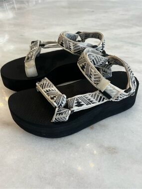 Teva Universal Platform Black White Aztec Women's Sandals Size 6